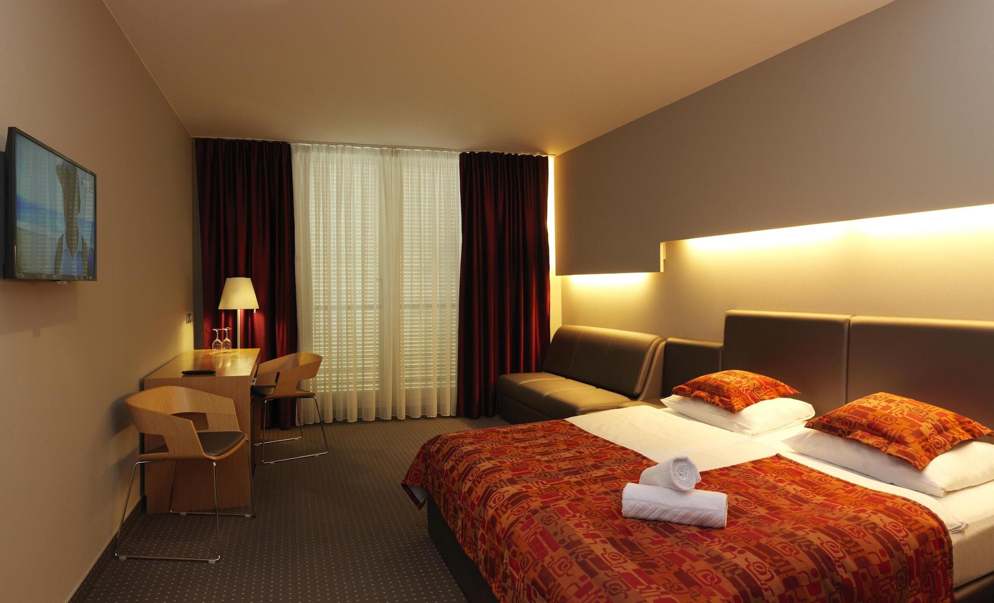 Hotel Thermana Park Lasko**** Superior Luaran gambar